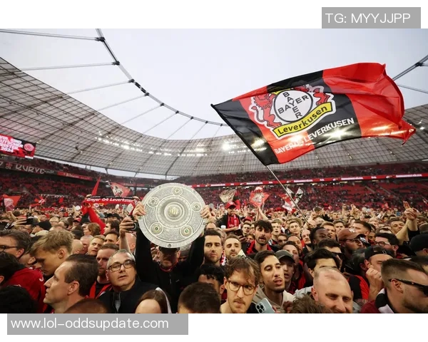 国王杯激战：多特蒙德与阿森纳战成平局红牌事件引发全场热议与十大精彩进球回顾