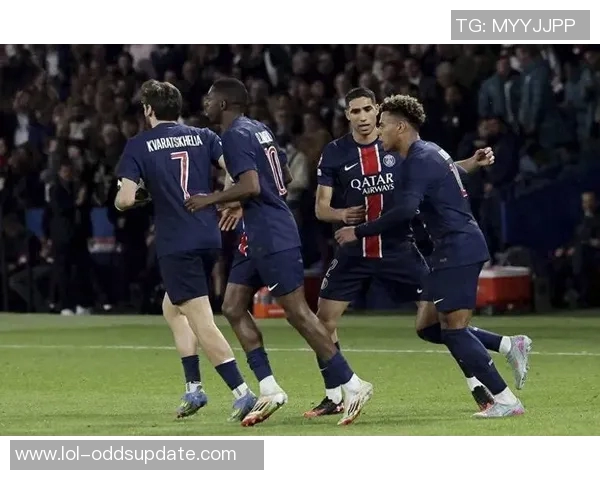 中超激战尤文与巴黎圣日耳曼握手言和红牌事件引发全场热议与转会传闻