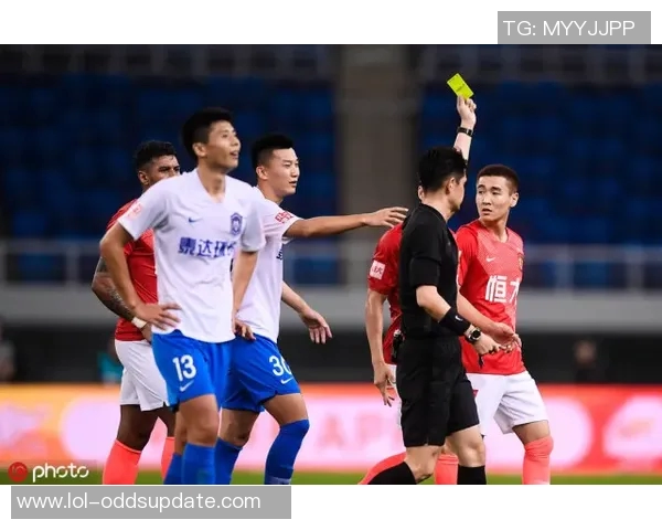 世界杯激战巴萨逆转国米争议判罚引发全场热议